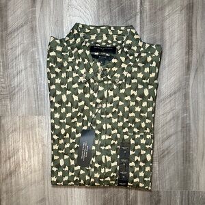 Banana Republic Camo Slim Fit Organic Short Sleeve Button Down - Medium